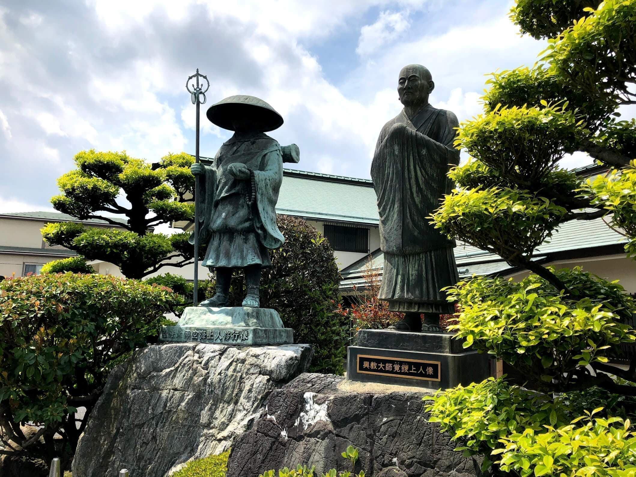 清澤山泉蔵寺：弘法大師・興教大師像